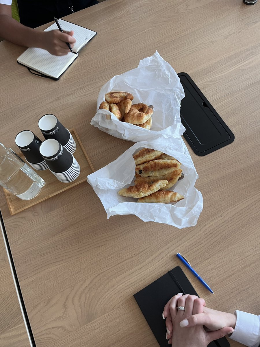 UnitedGva's tweet photo. Productive emergency response tabletop at GVA airport with partners #swissairline #aircanada alongside with our dedicated service provider #swissport  Celebrated our successful collaboration with delicious home made pizzas focaccia and croissant 
#emergencyresponse https://t.co/5aKux2TBxY