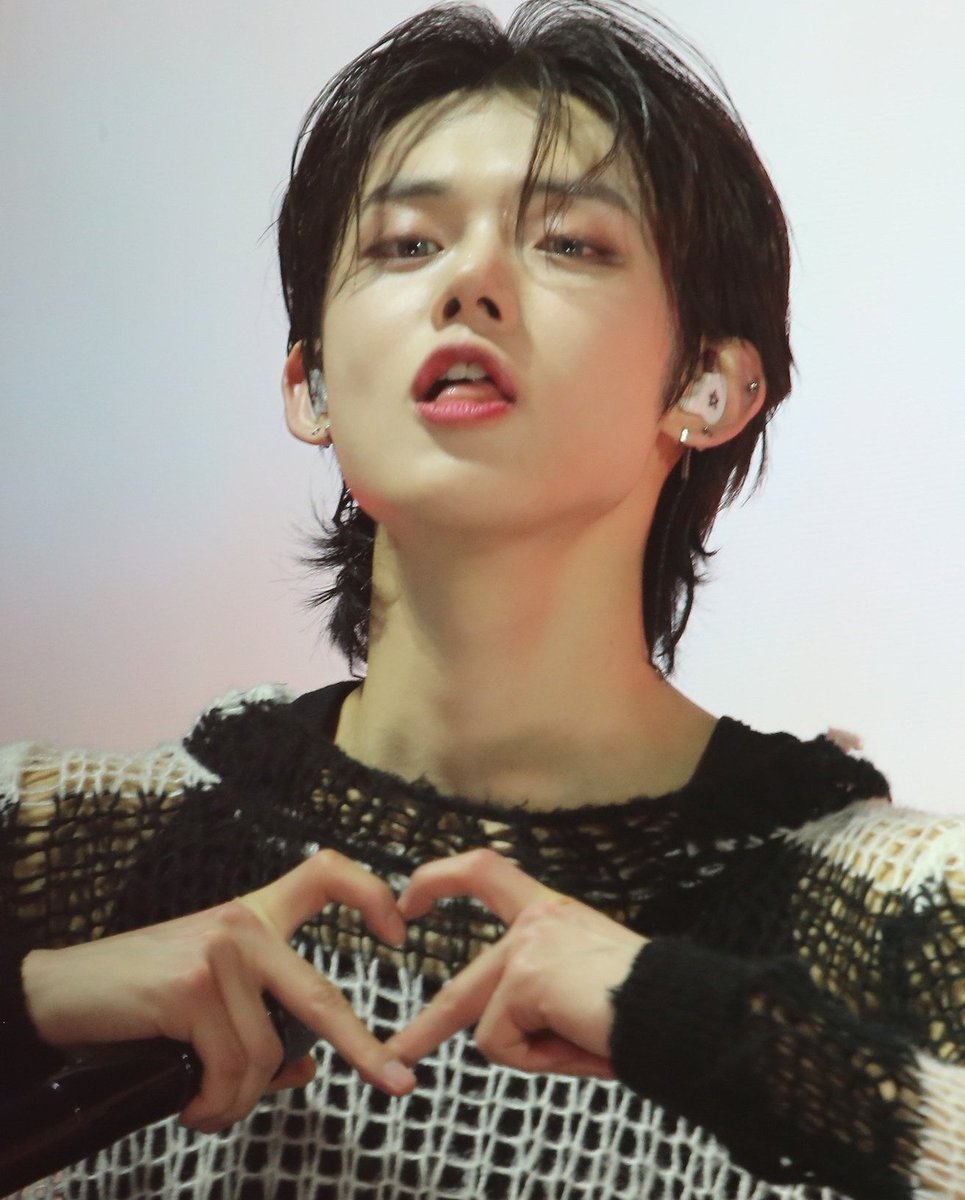 yeonjun pics tweet media