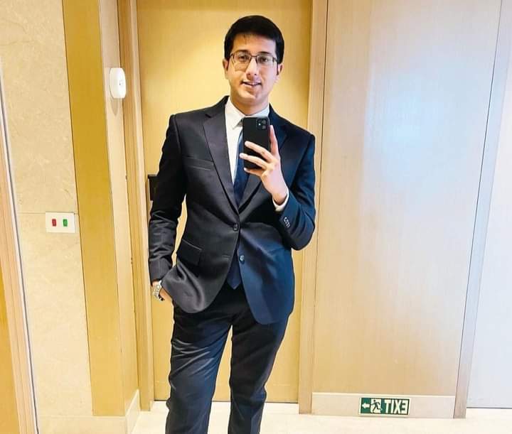 Indian__doctor's tweet photo. Congratulations To 
Dr Mayur Hazarika 
MBBS ,#GAUHATI Medical college #Assam
 secured 5th rank in UPSC.
*****************
All top 1,2,3,4 Position has occupied by girls!

Inspirations for Medicos who are IAS aspirants also !!
#UPSC https://t.co/yI3IBeexpU