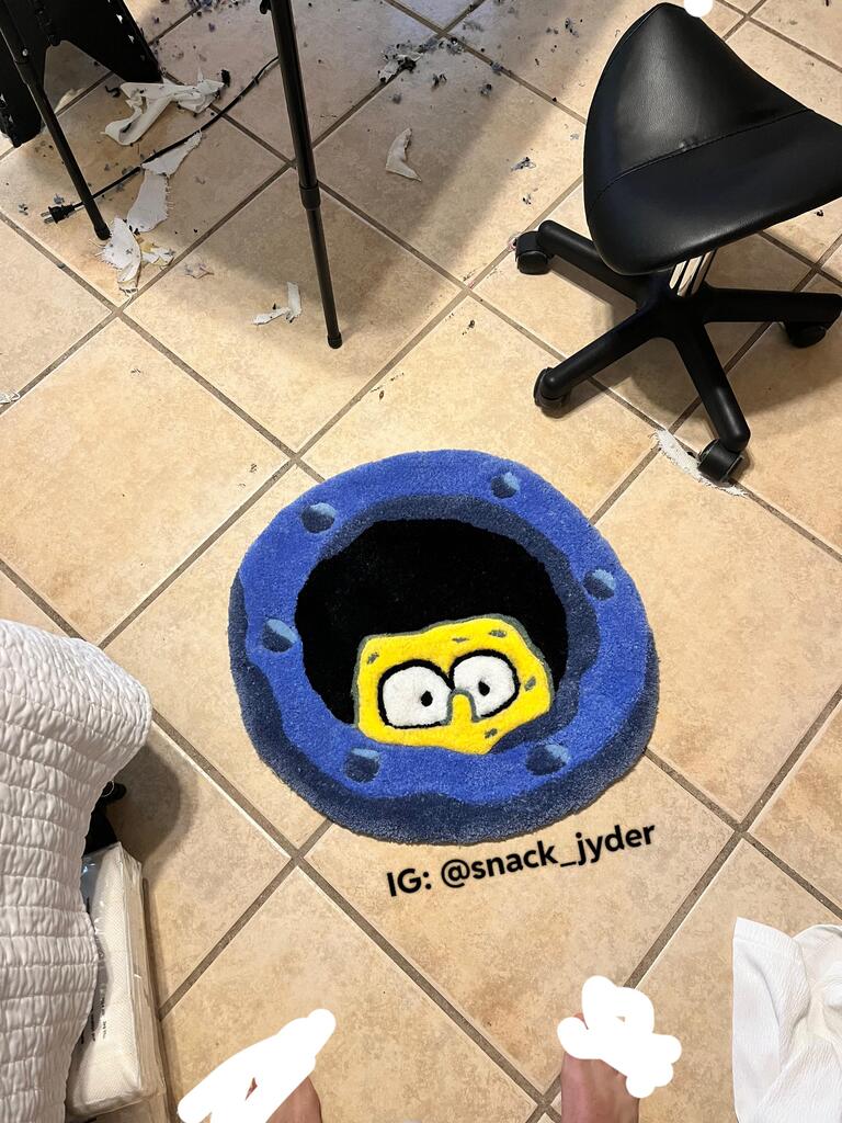 spongebobreddit's tweet photo. hang up or keep on the ground? https://t.co/7txjhN3d4O