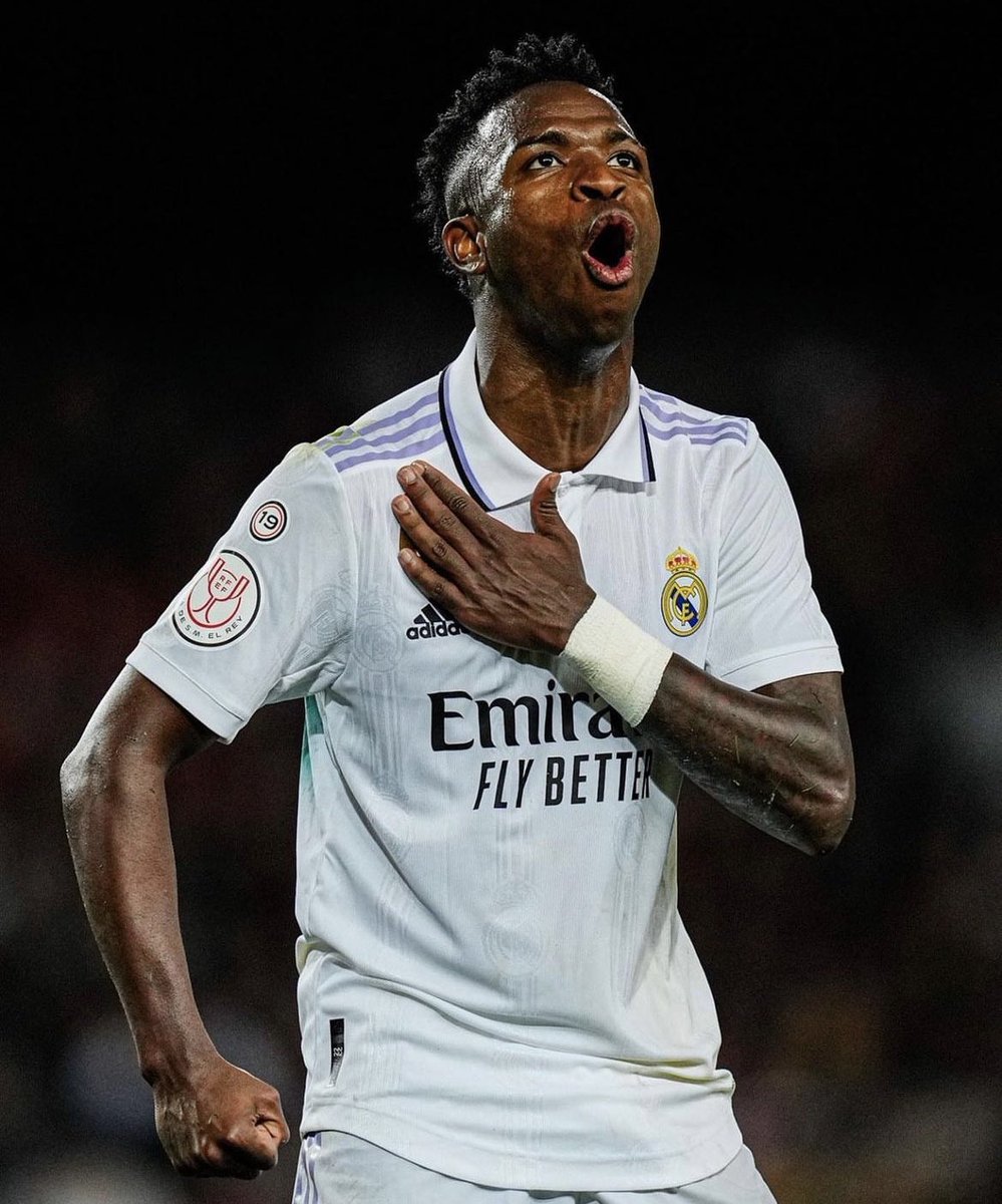 camilopmachado's tweet photo. Vinicius Jr colocou um país, um continente, um planeta inteiro pra pensar. 

Que homem grandioso e corajoso. https://t.co/kmx1iSW9lq