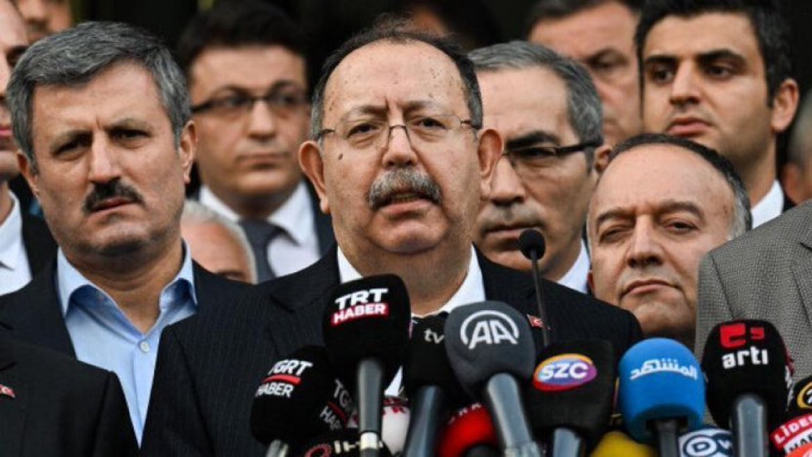 Nüfus sayımına göre  7 milyon sahte kimlikli fazla seçmen var onun için Ysk sandık seçmenini açıklıyamıyor.. 
YSK SANDIK SONUÇLARINI AÇ!
Yargılanacaksınız.!!