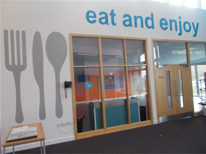 We are looking forward to welcoming children starting Primary 1 in August to school again tomorrow. This time the children will visit the dinner hall to enjoy school lunch. 
#healthyeating #transitionvisit #startingschool #newPrimary1