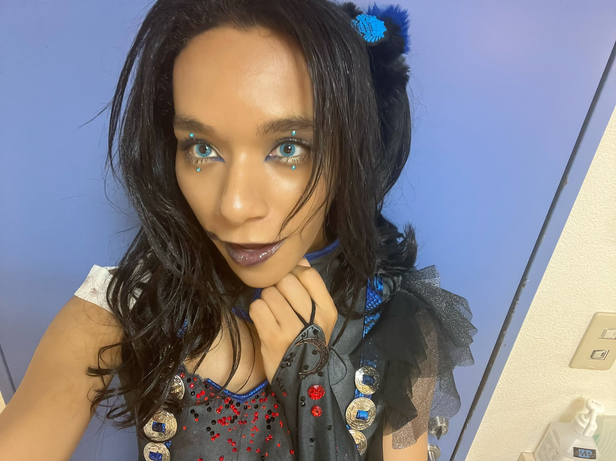 【最終値下】 女王蜂　スウェット　ブルー　MYSTERIOUS 最終値下】 女王蜂 スウェット ブルー MYSTERIOUS