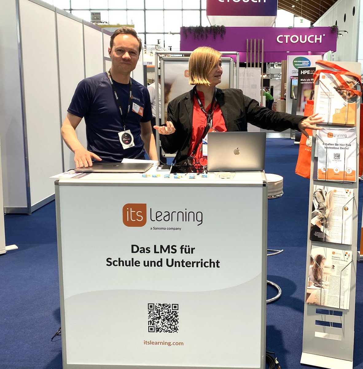 itslearning_de's tweet image. Team #itslearning ist gut gelaunt auf der #Learntec und freut sich sehr über Ihren/Euren Besuch in der dm arena T30 auf einen Schnack und/oder Kaffee. Natürlich nehmen wir uns auch Zeit für Ihre Fragen.
Auf bald, liebe Grüße 👋
#twlz #LMS #Learntec2023