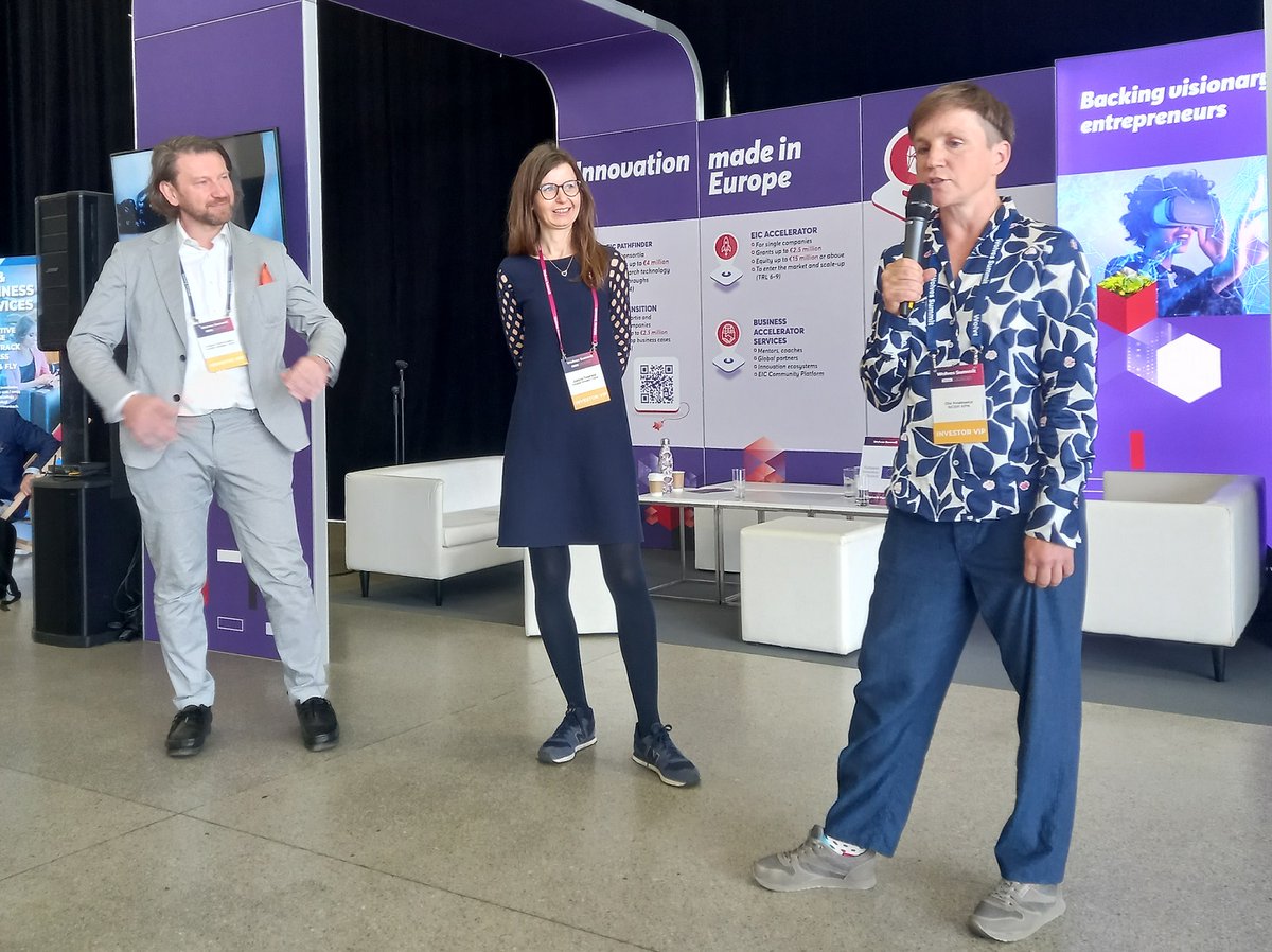 KPK_PL's tweet photo. 🚩 Jesteśmy dziś na #WolvesSummit we Wrocławiu 🐺 Nasze ekspertki Olę Ihnatowicz i Kamilę Chmielewską możecie spotkać na stoisku #EUeic i porozmawiać o tym, jak finansować innowacyjne pomysły z programu #HoryzontEU https://t.co/uWOLNkR1Ic