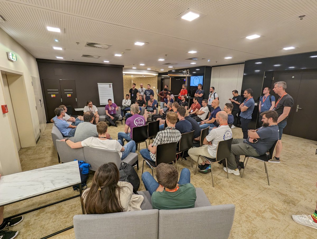 DevOpsDaysPrg's tweet image. Some vivid, engaging and thought-provoking discussions ongoing 🗣️👥 at #openspaces at #DevOpsDaysPrague