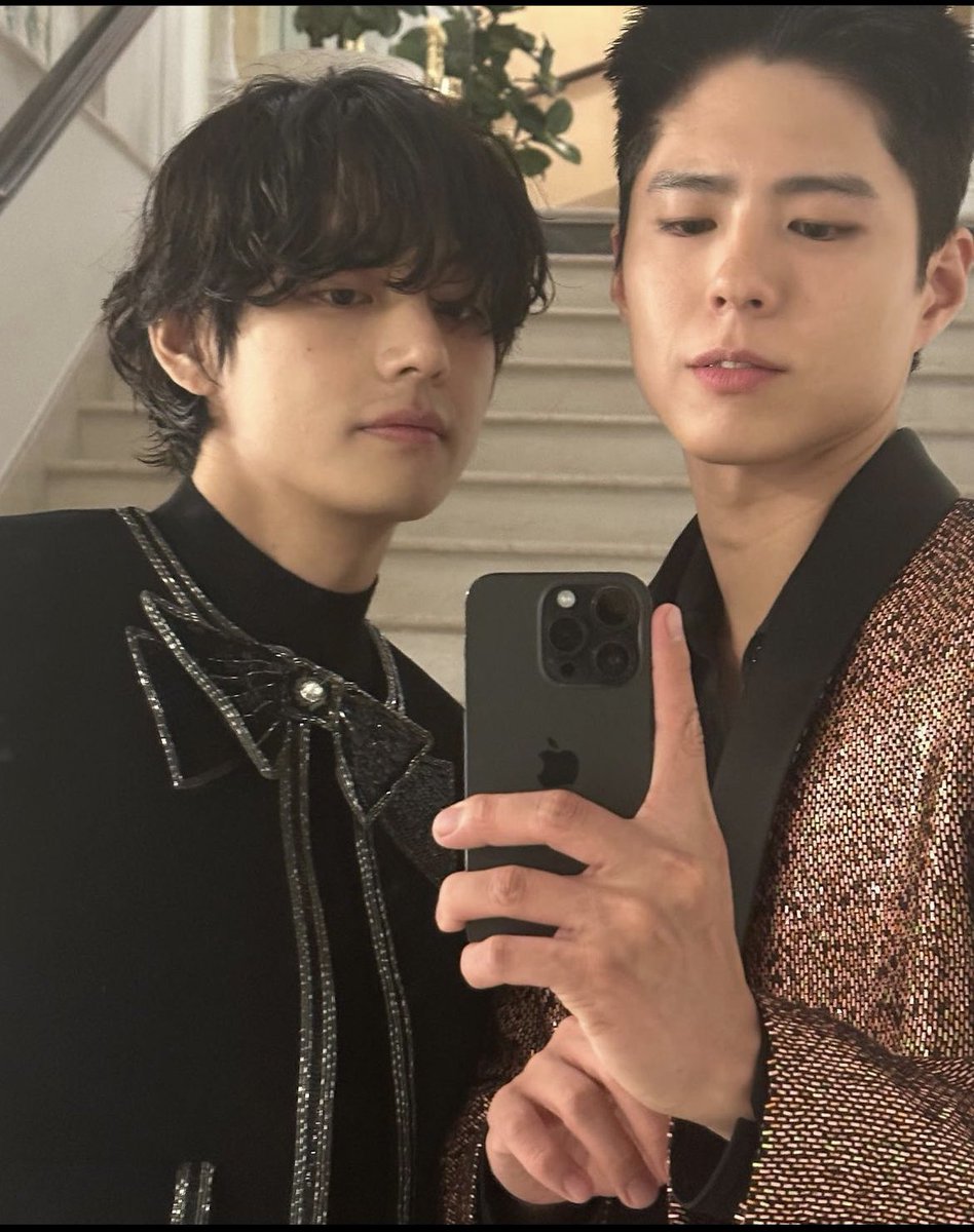 FIZZY_OT7's tweet photo. Mes amoureux 🥰 #TAEHYUNG et #BOGEUM https://t.co/qrPtSS5SiR