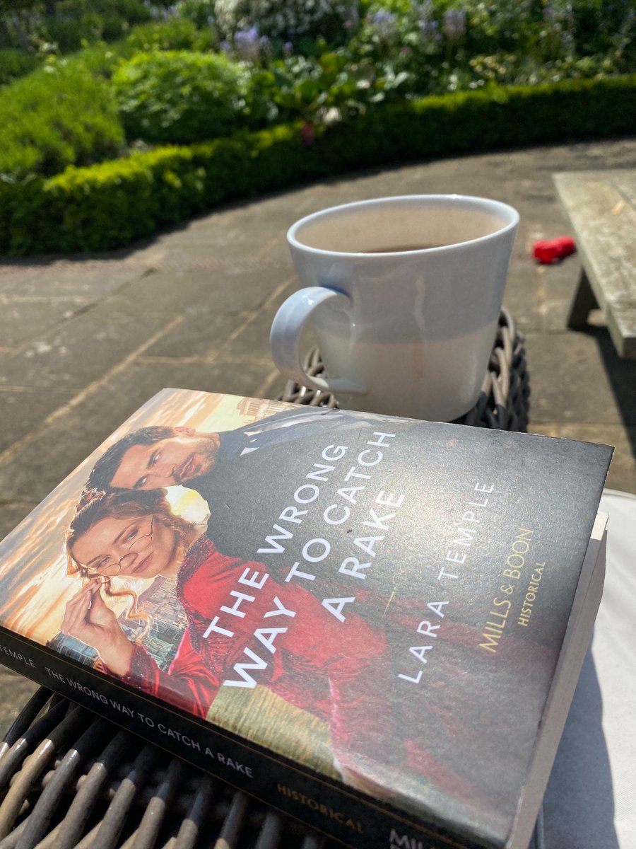 katherinecjones's tweet photo. Fun in the sun with this from @MillsandBoon by @laratemple1
#regencyromance #millsandboon #romance #respectromfic #utterbliss https://t.co/6xUmoiZPkr