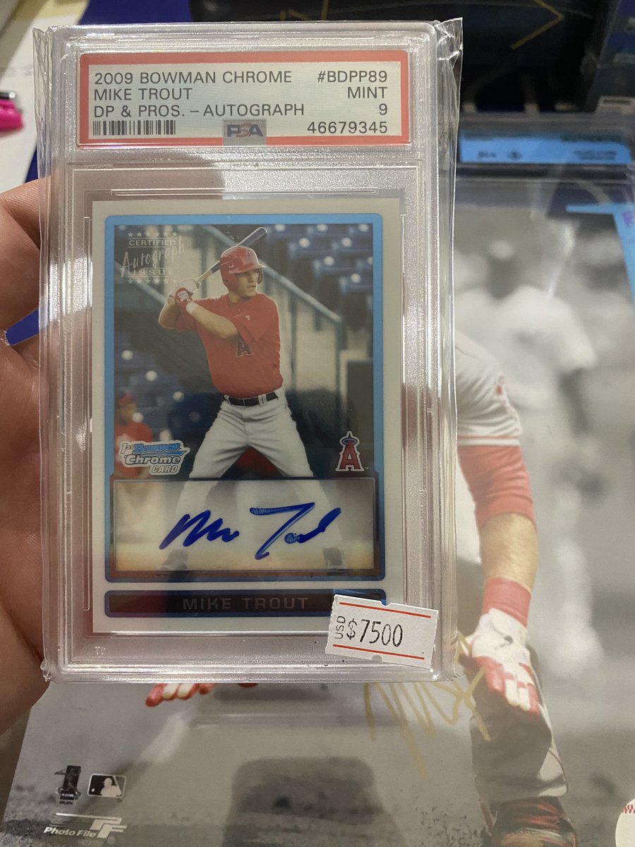 Who wants to own the goat 🐐 

Mike Trout 2009 Bowman Chrome auto PSA 9 - 7.5k #Miketrout  #Angels @MikeTrout @Topps #Topps #whodoyoucollect @Angels #tradingcards #Bowman #Bowmanchrome