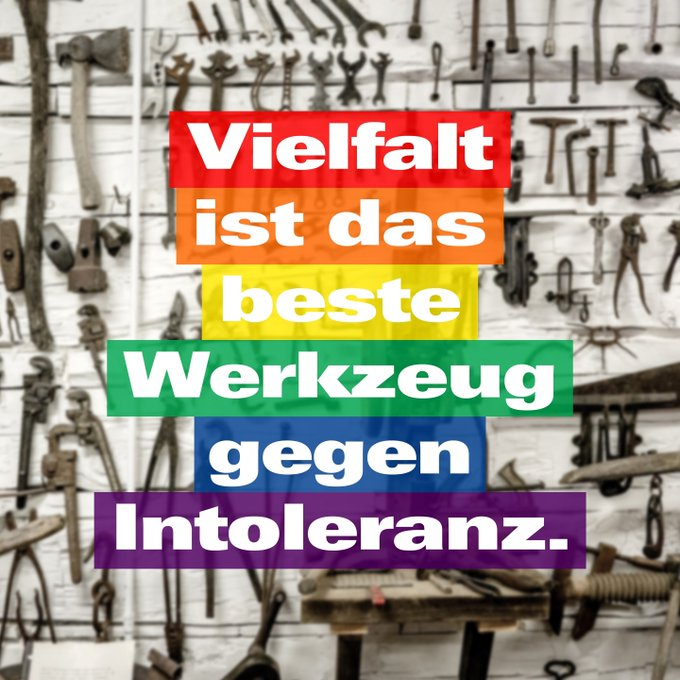OgR_Kunterbunt's tweet photo. #TagderVielfalt
#BuntstattBraun
#omasgegenrechts mögen es kunterbunt und #weltoffen und feiern #Toleranz #Solidarität und  #Diversität https://t.co/5zbpv8p7Zu
