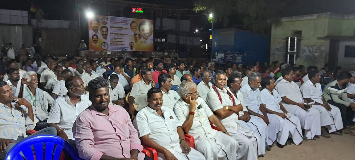 rajendran_saba's tweet photo. குறிஞ்சிப்பாடி மேற்கு ஒன்றியம் - கோ சத்திரம் நான்குமுனை சந்திப்பிலும், பண்ருட்டி தெற்கு ஒன்றியம் , காடாம்புலியூர் பேருந்து நிலையம் அருகில்  கழக அரசின் “ஈடில்லா ஆட்சி ஈராண்டே சாட்சி” என்கிற தலைப்பில் நடைபெற்ற தெருமுனை கூட்டதில் பங்கு கொண்டு உரையாற்றிய போது.

#2YrsOfDravidianModel https://t.co/nDF0xp8KCe