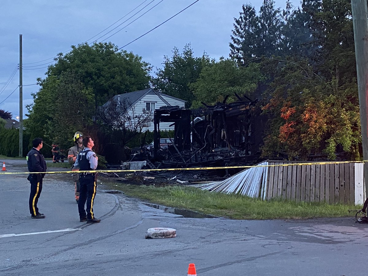 Mike Lloyd ☕️ On Twitter A Home In Chilliwack Is A Smouldering Wreck 