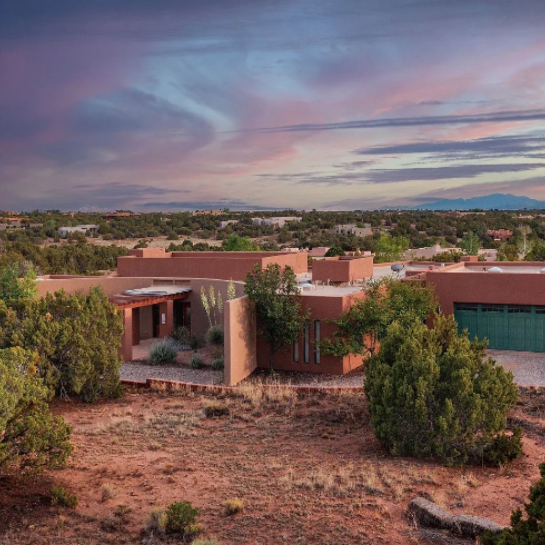 goldenshieldsf's tweet photo. Contemporary meets the beautiful Santa Fe Adobe lifestyle.

Call me, Amrita, at 505-660-3611, to view 34 Violet Circle
Santa Fe, NM

$1,834,300
4bd 3.5 ba 5,200sqft

Agent: Amrita Reitz
Broker: Golden Shield Realty
Listing #: 202337919

#realty #santafe #welcomehome #homes https://t.co/xrYlPryXEb