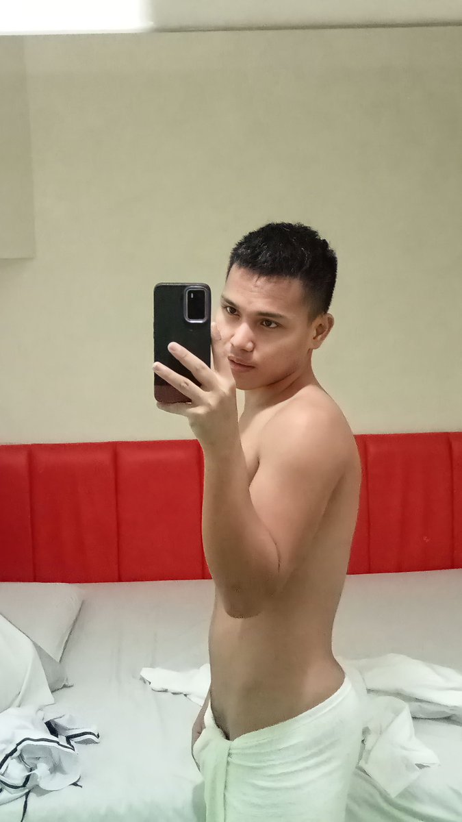 PutchKerson's tweet photo. NAKALIGO NA NGA. WLA NAMANG TUTUWAD 👉👈💦 https://t.co/tedvtIdRVU