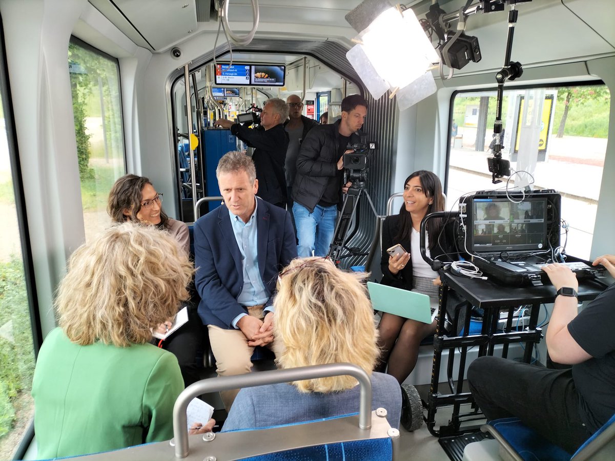 Tram is ready to leave thanks to @lvbl. On board, @JuanCaMunozA, Minister for Transport @MTTChile, Chile, Veronique Feypell @ITF, Natalia Lleras @walk21,  @rtl.com, @LotteBrondum & @RoadSafetyNGOs team. We’ll be stopping downtown to pick up some more guests.