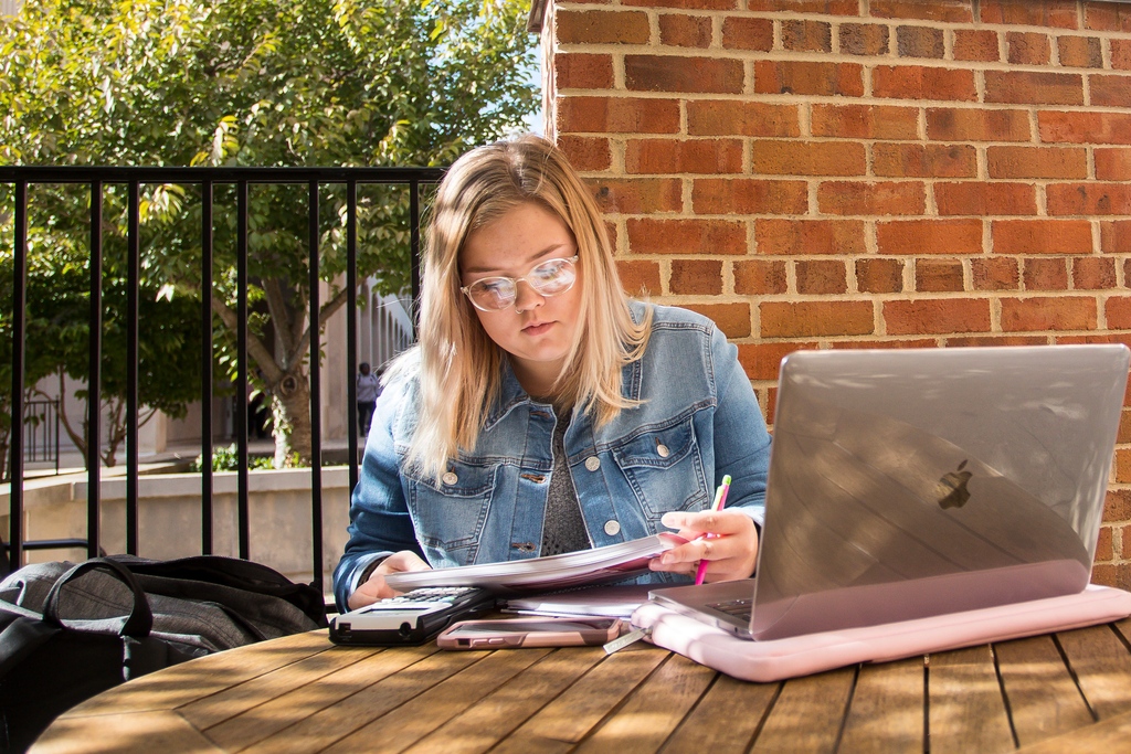 eku's tweet photo. These days, the need for qualified public health professionals cannot be understated. #EKU is stepping up to meet that need. Starting this fall, @EKU_CHS & @EKUOnline are proud to begin a fully online master of public health #EKUPrograms #EKUOnline
๐: https://t.co/IKP2rSqdRC https://t.co/1dNPHBLN9j