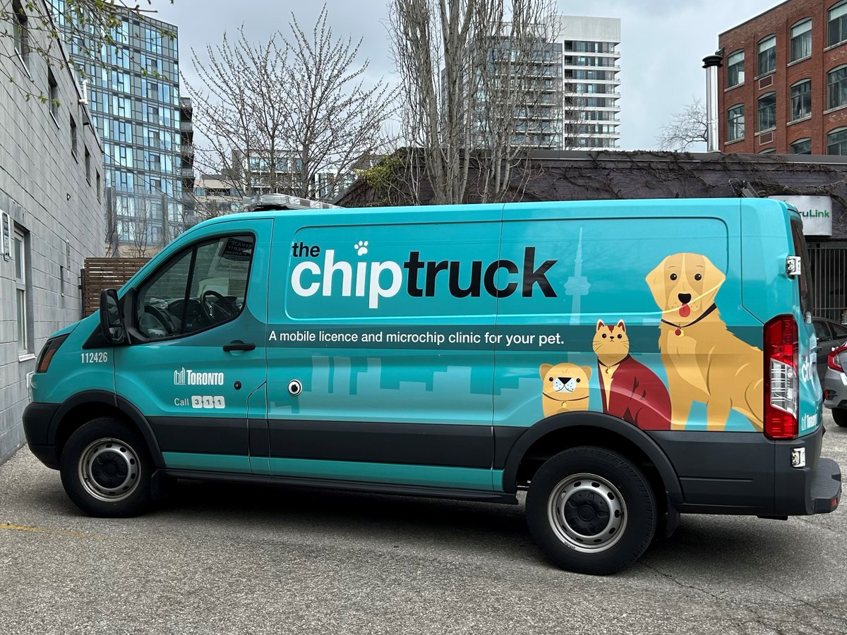 TOPublicHealth's tweet image. Hey #CityOfTO dog owners! Protect your pup from #rabies by getting them vaccinated. 

Contact your veterinarian or visit Toronto Animal Services' low-cost clinic on wheels.

Learn more: toronto.ca/ChipTruck

#EndRabiesNow