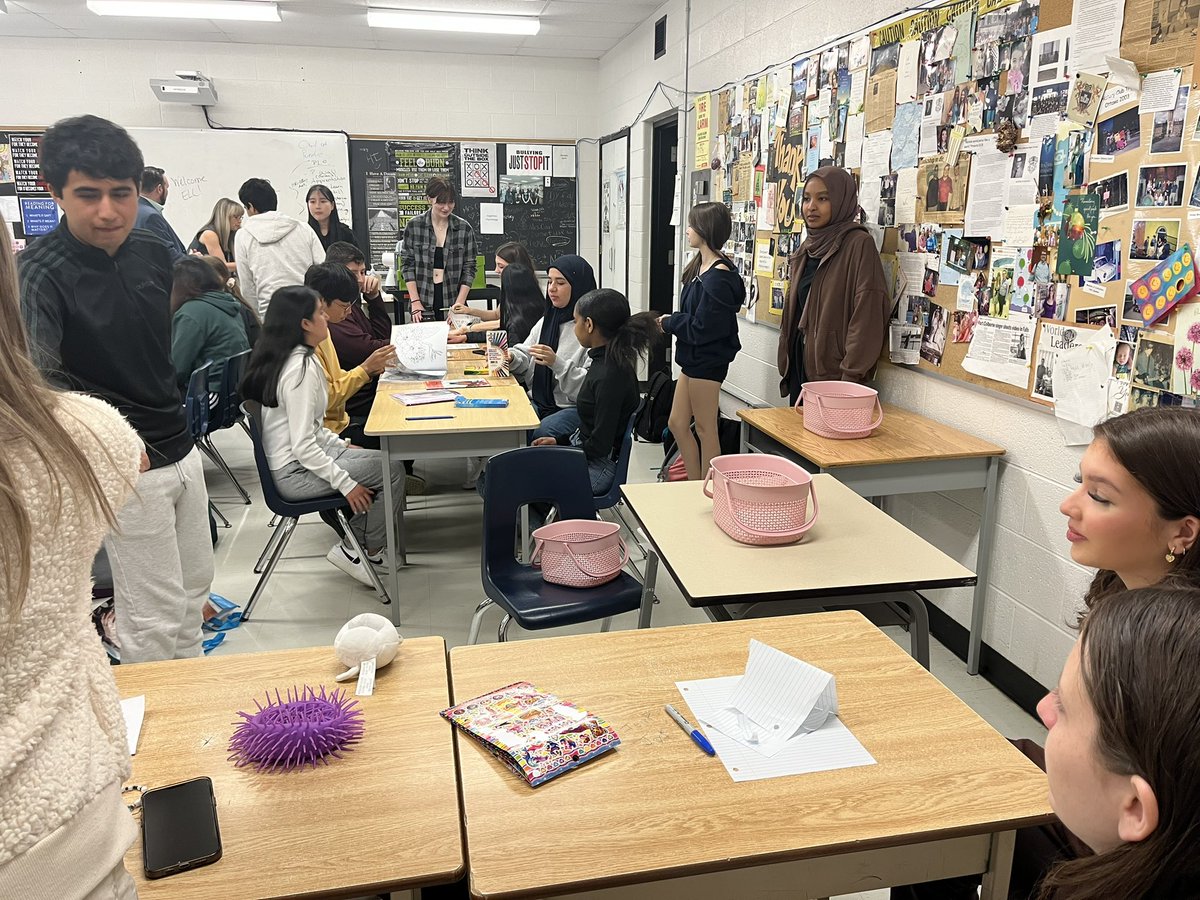 Centennial Cougars tweet media