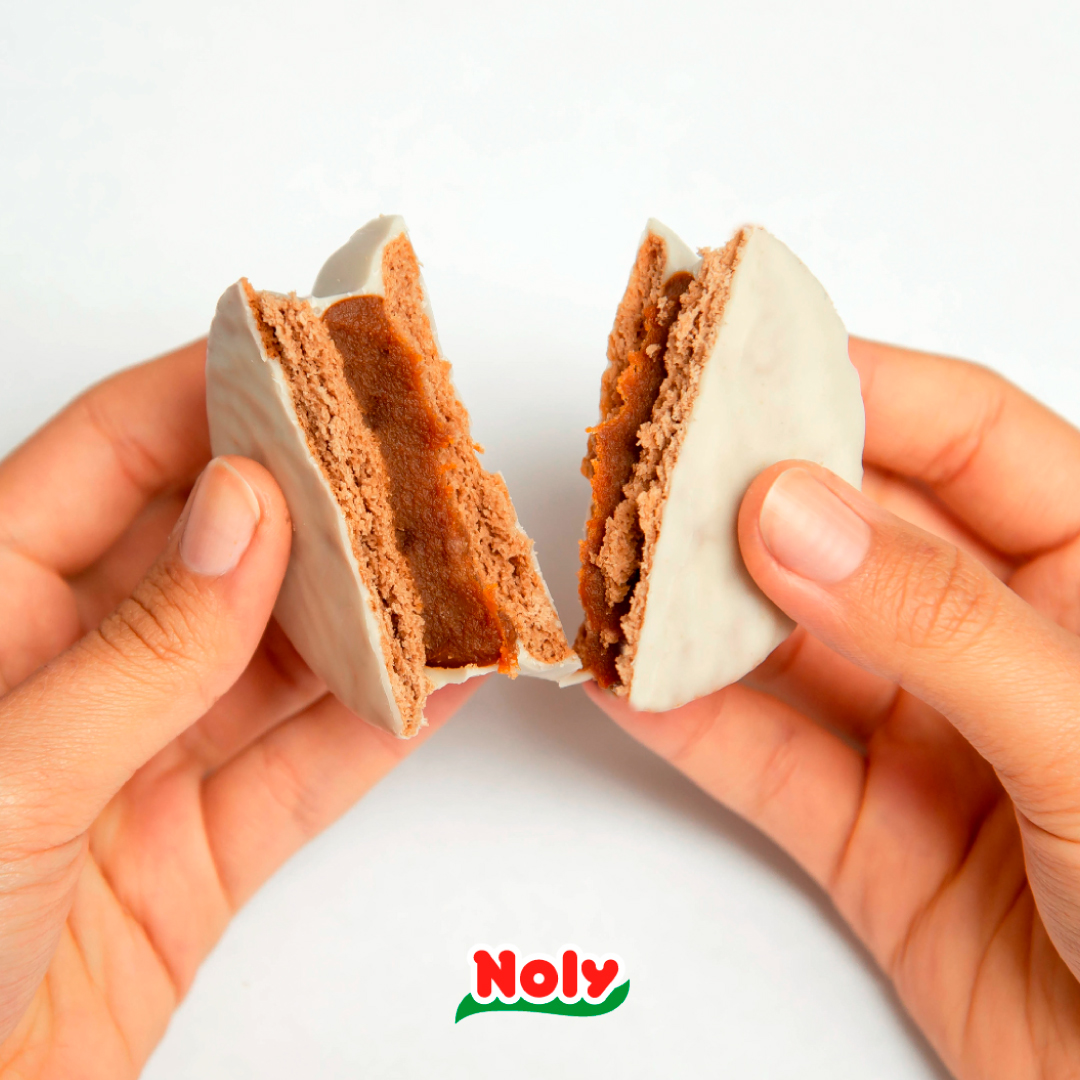 Nolyalimentos's tweet photo. ¿Estás listo para experimentar un eclipse de sabor? 😋✨
¿Cuál vas a elegir, el blanco o el negro?
#Noly #NolyAlimentos #alfajores #AlfajoresNoly #chocolate #postre #recreo #vianda #kioscos #dulcedeleche #chocolateblanco #chocolatenegro #ingredientes #dulce https://t.co/TvLIrxRxyy