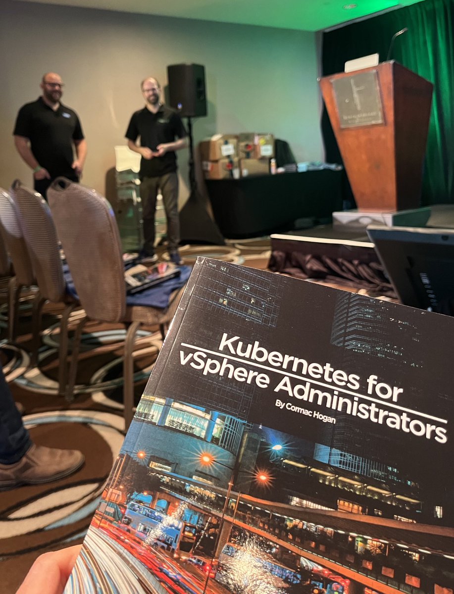 My first session on #VeeamON : #Kubernetes for #Virtualization Admin by ⁦@saintdle⁩ and ⁦@MichaelCade1⁩. With an unexpected giveaway!