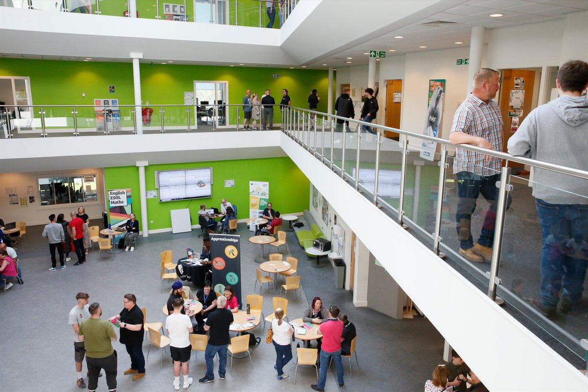WeAre_LCB's tweet image. Thank you to everyone who attended our Open Event on Saturday.

It was great to see so many potential new faces with such an interest in the variety of options within construction.

View our wide range of courses &amp;amp; apply here: bit.ly/3WXAvkC

#MakeItHere #Future #LCB