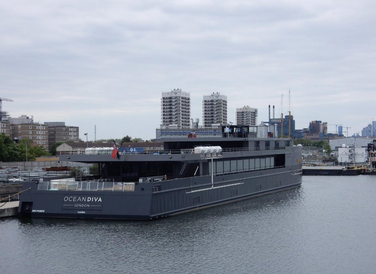 ShadThamesRA's tweet photo. This piece from @itvlondon reflects #ShadThames residents’ concerns about this ‘party warship’ and its potential impact not only on our neighbourhood but on all neighbourhoods along the metropolitan #Thames. #WrongBoatWrongRiver @ThamesRRG https://t.co/i4eox4uy3c