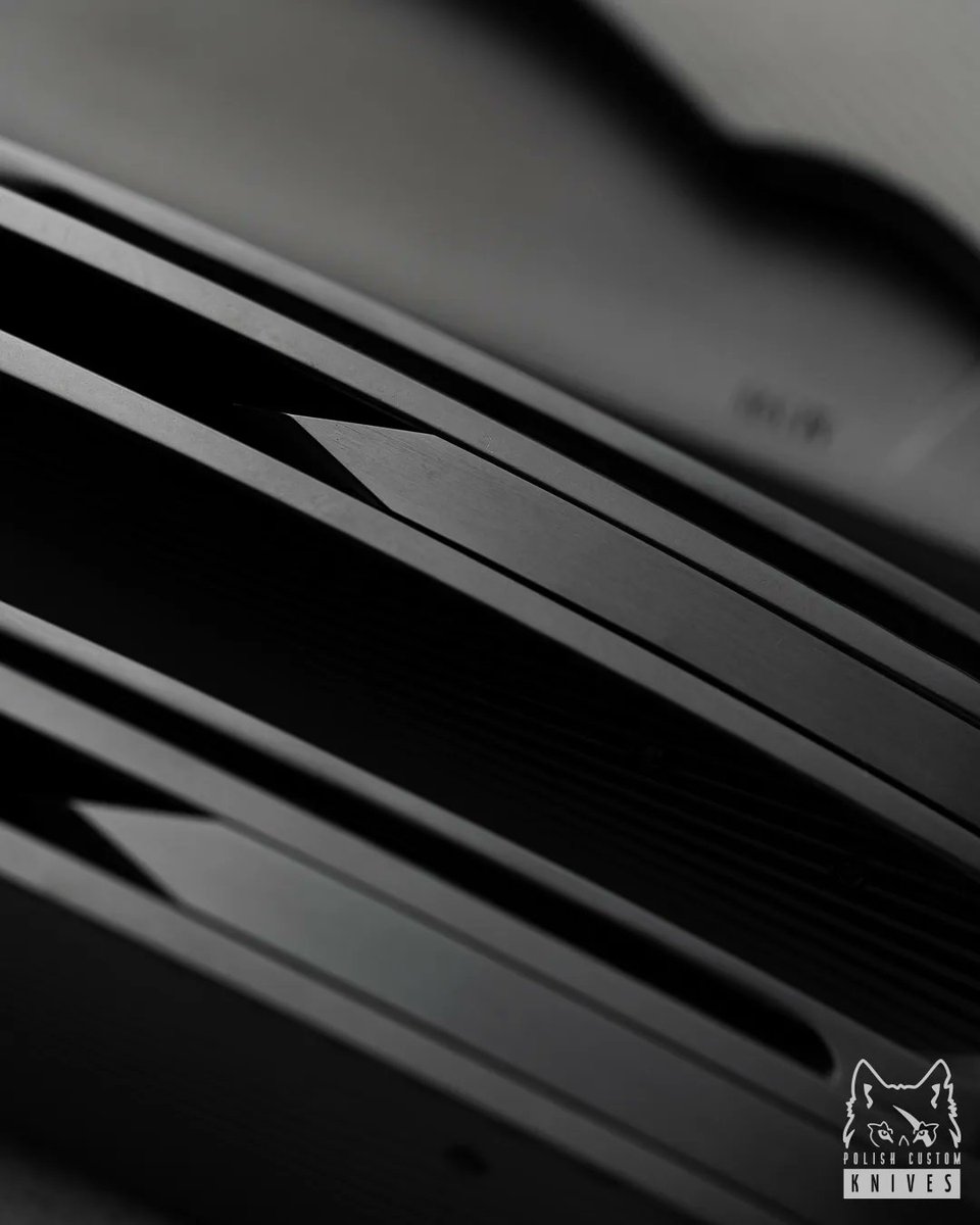 PolishKnives's tweet photo. DLC alert !!! Diamond-like carbon !!!β«οΈ
New Herman Knives & JK Knives Drop πͺ is live now !!!π
Knives made by π΅π± @hermanknives & @jkknives
Foto made by @erikoromantiko #sting #microsting #storm #m390 #m398 #elmax #polishcustomknives #hermanknives #jkknives #dlccoating https://t.co/6Iopk7lxYn