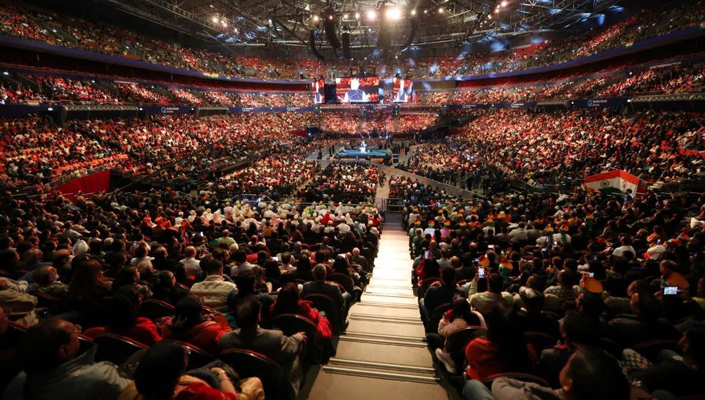 PoonambenMaadam's tweet image. A jam-packed stadium in Sydney!

Hon’ble PM Shri @narendramodi ji addressed the enthusiastic Indian diaspora at the community programme in Australia today.

#PMModiInSydney
#PMModiInAustralia