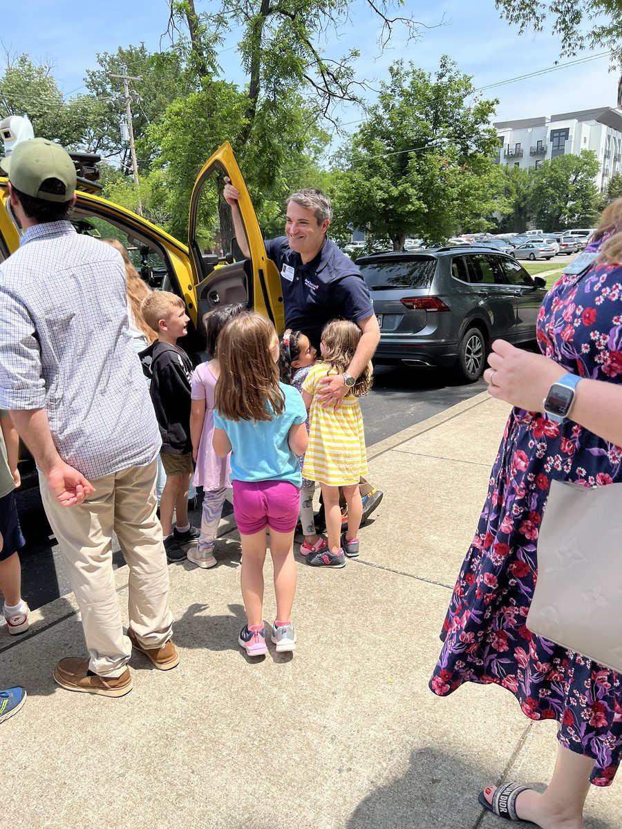 Henry Rothenberg (@henryrothenberg) on Twitter photo GR8 time Monday talking weather & showing off <a href="/NC5/">NewsChannel 5</a>βs Storm 5 Titan to the kindergartners @usn_pds! What made my dayβ¦a few of the kids ran up to me to give me a hug (scroll to last pic) & say, βthank you!β #WeatherSchool #NC5 #Storm5Titan #weather <a href="/EWScrippsCo/">The E.W. Scripps Co.</a> <a href="/ScrippsHowardFd/">Scripps Howard Fund and Scripps Howard Foundation</a> GR8 time Monday talking weather & showing off <a href="/NC5/">NewsChannel 5</a>βs Storm 5 Titan to the kindergartners @usn_pds! What made my dayβ¦a few of the kids ran up to me to give me a hug (scroll to last pic) & say, βthank you!β #WeatherSchool #NC5 #Storm5Titan #weather <a href="/EWScrippsCo/">The E.W. Scripps Co.</a> <a href="/ScrippsHowardFd/">Scripps Howard Fund and Scripps Howard Foundation</a>