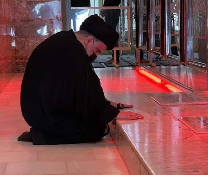9a2lFY07VZl7bPr's tweet photo. فالقوم قد اخذتهم الدنيا وابتعدو عنا. سيدي إن لم يكن هرلاء يستحقون منك الغفران عند ربك فالمخلصون  يستحقون والمحبون يستحقون والثابتون يستحقون

من كلمات المقتدى بن محمد الصدر 💔
#لن_نخون_الصدر_وولده https://t.co/eEmF1p8JLC