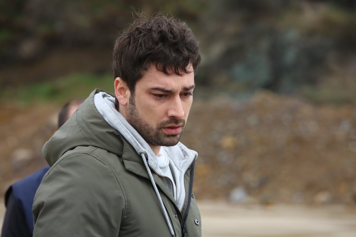 büyüleyici gülümsemen sıcak tavırların ve paylaştığın sevginin hassasiyetini seviyorum benim için çok özelsin t

#AlpNavruz AlpNavruz
#HalilTekin #YürekÇıkmazı