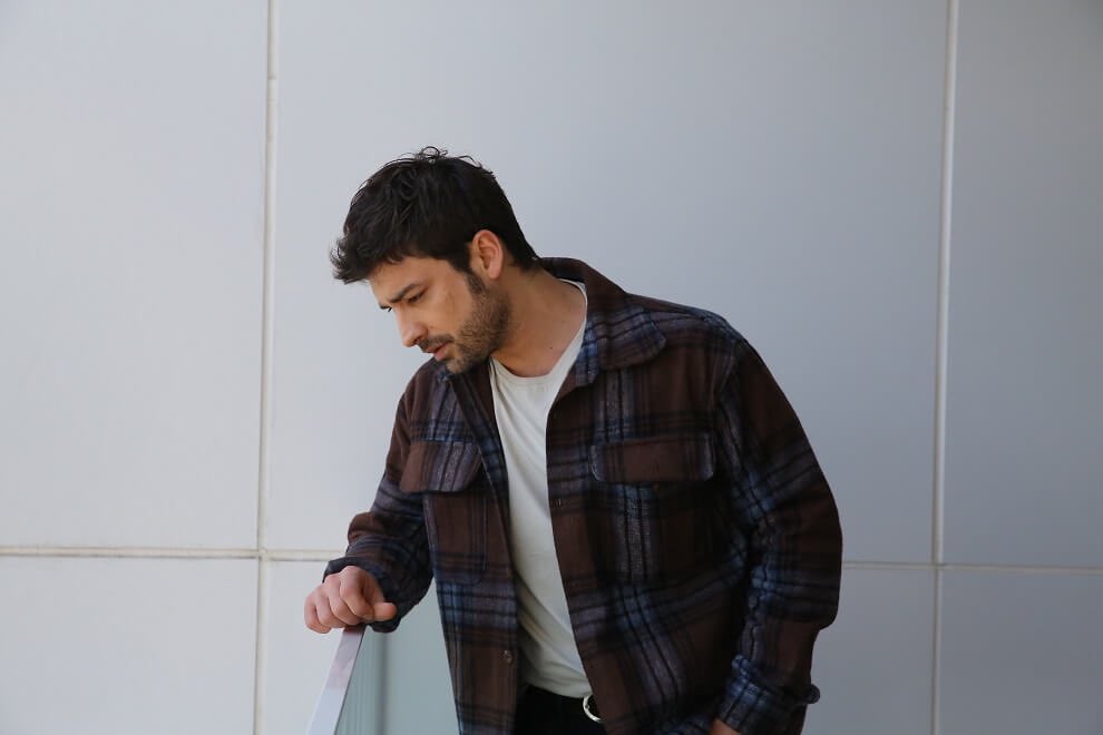 büyüleyici gülümsemen sıcak tavırların ve paylaştığın sevginin hassasiyetini seviyorum benim için çok özelsin y

#AlpNavruz AlpNavruz
#HalilTekin #YürekÇıkmazı