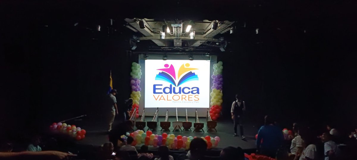 AhmedVenezuela's tweet photo. Hoy iniciamos el programa Educa Valores Familia, Escuela y País, iniciativa de  @MundoBondad acompañando y uniendonos para fomentar  los valores en la Familia, Escuela y País @Only_Ticket https://t.co/2nm1byGqNq