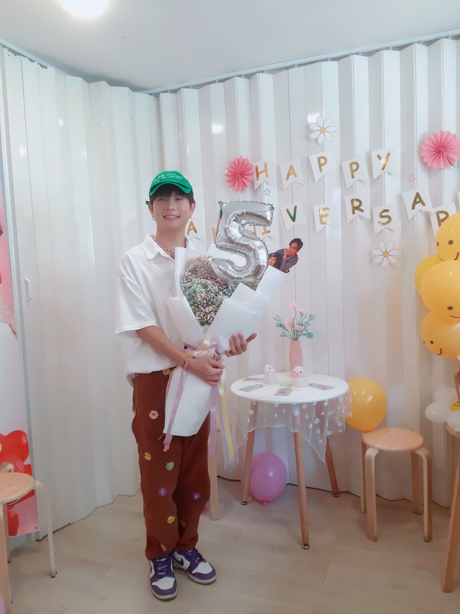 KNTB_Support's tweet photo. 2023/05/21
#KaownahTurbo1825Days のお祝いで花束を贈りました☺️
@kaowgowithtur さん、今回もありがとうございました🙇‍♀️
改めて5週年おめでとうございます🥳
これからもKaownahTurboの2人を応援しています💚❤️
@kaownah9 @turbotbb 
#KaownahTurbo #ก้าวหน้าเทอร์โบ https://t.co/75wfp8q6jq