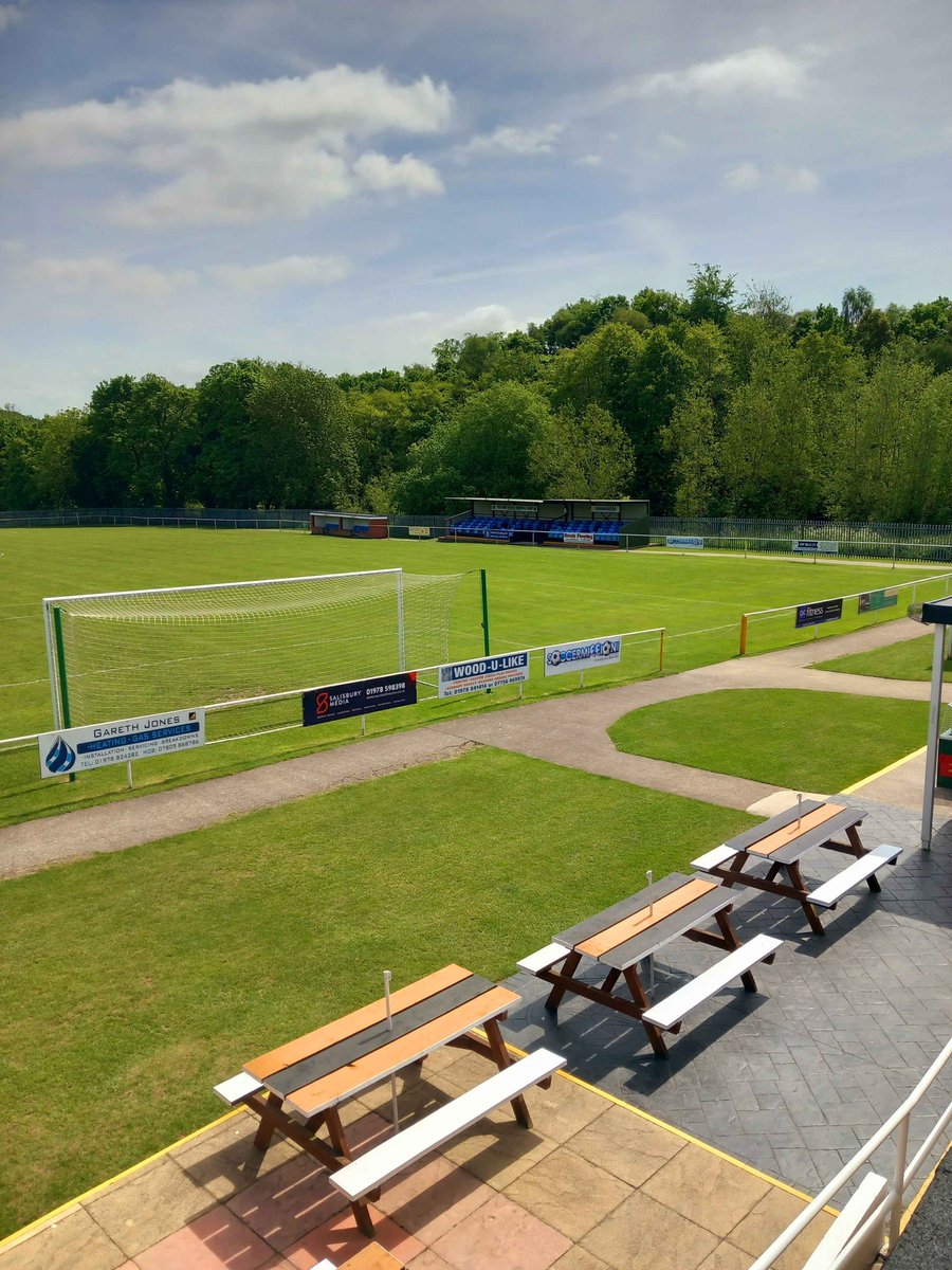 Pitch cut and marked ready for our final game off the season against Flint Town tonight, kick off 6.30pm.
 
Glorious weather to enjoy some mid-week football, drink and food.

💙 Our Crest, Our Club, Our Community, Our Cae 💙

#WeAreTheCae #MoreThanAClub