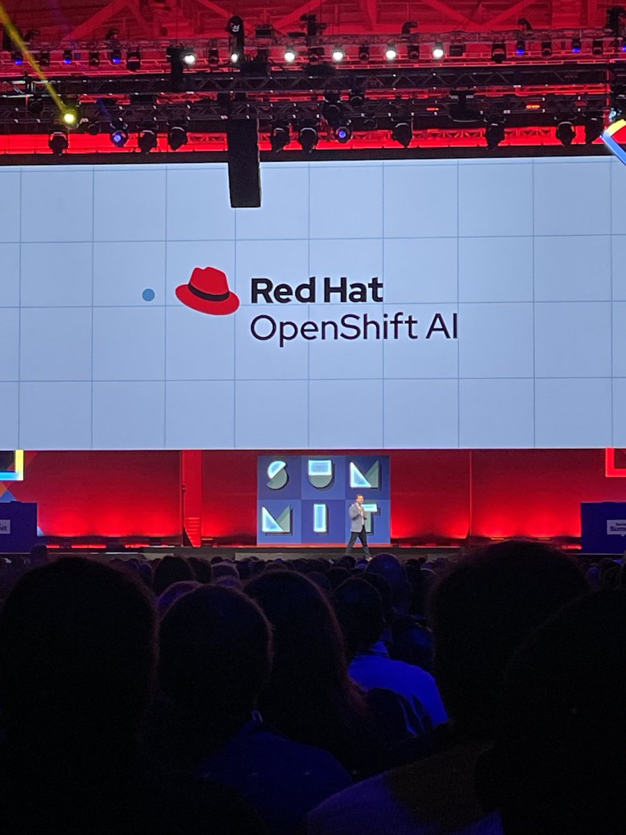 smschoeffler's tweet photo. #RHSummit.  Let’s go! https://t.co/0NVbLlbZeF