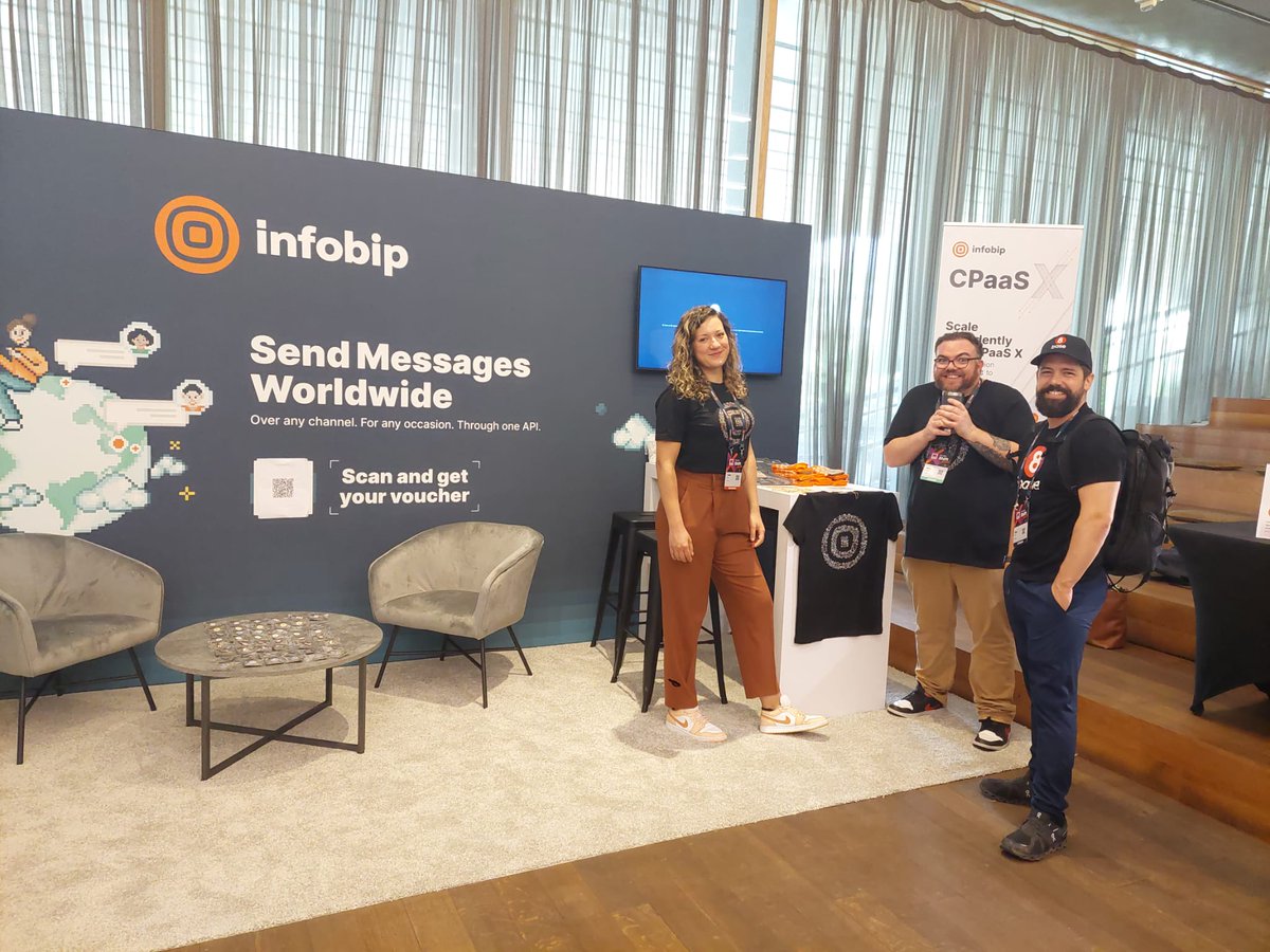 Infobip's tweet photo. 👋 Come check out our booth and meet our Dev team at @InfobipShift Miami! 🌴 
Join the live raffle and win some great prizes!🎁 

See you soon!

@InfobipDev @juliadoesthat @pisanka_b @ukmadlz https://t.co/1qeP1pGCL1