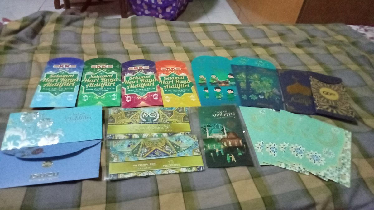 sopietamdjis's tweet image. Alhamdulillah..rezki dapat sampul Raya lepas hbis raya...sapa yang ade sampul lebih tu or used ke bleh je Beri kat den..hahahahaha

#SampulRaya