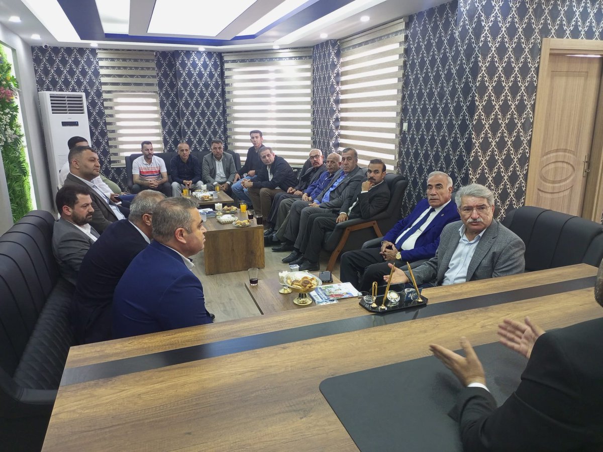 EyyubiyedeDEVA's tweet photo. Cumhurbaşkanı adayımız Sn. @kilicdarogluk ‘a destek istişaresi vesilesiyle Eski Kültür ve Turizm Bakanı Sn. @dfikrisaglar  CHP önceki dönem Mv. Sn. @azizaydinlikchp, İl Kurucu Başkanımız Sn. @AvAhmetTuysuz’ü il başkanlığımızda ziyaret etti.
@devapartisi @alibabacan https://t.co/r374cS7iYD
