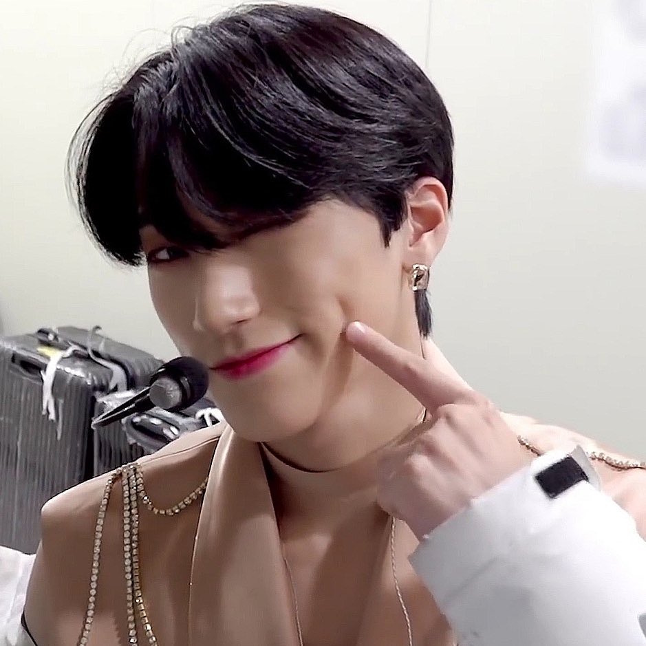 coco 🍬 on Twitter "i sometimes that ѕαn has TWO dimples cause