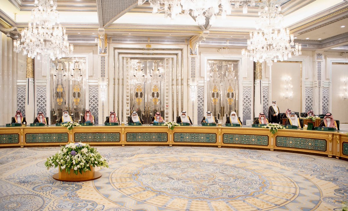 Bandaralgaloud's tweet photo. سيدي #خادم_الحرمين_الشريفين يرأس جلسة #مجلس_الوزراء. https://t.co/Xmaxhsrugz