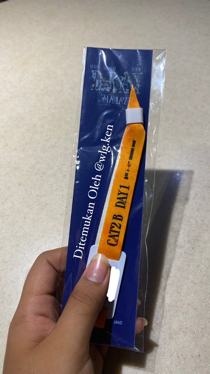 HELP RT ARMY ‼️ 

Guys plis do your magic aku nemuin tiket fisik agustd Jakarta day 1 cat 2b di ice pa mau balik, aku yakin yang punya tiket pasti lagi bingung sekarang 

Untuk army yang merasa kehilangan tiket nya boleh dm aku yaa tunjukin  e-tiket nya ke aku yaaa