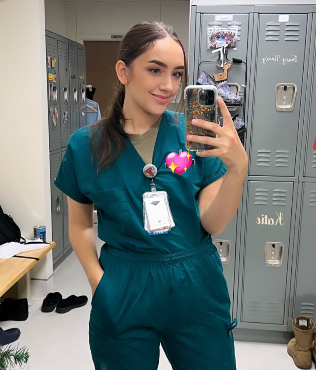 evergreenqveen's tweet image. Art v Artist!

Delivering babies by day (and nights)

Artist whenever I muster the energy to draw 😅