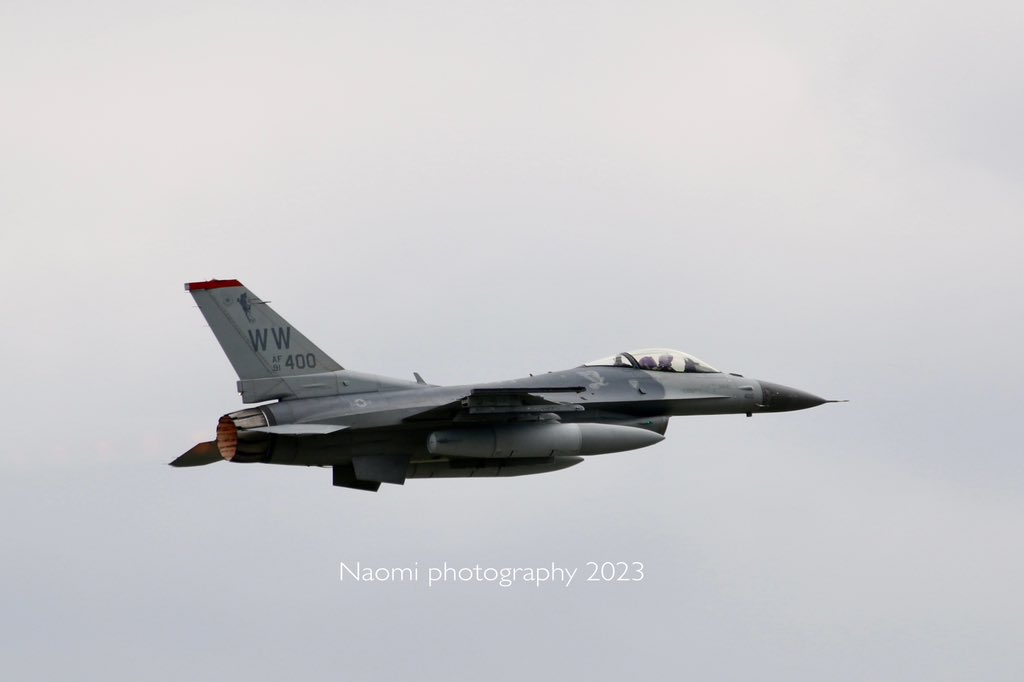 横田基地友好祭で
#F16
#fightingfalcon

お疲れ様でした
日曜日の一コマです
一日中行列に並んでいた日
でした😮‍💨

#横田基地友好祭 
#飛行機
#飛行機好きな人と繋がりたい 
#usaf 
#サンディスクflyフォトコン
#canonphotography