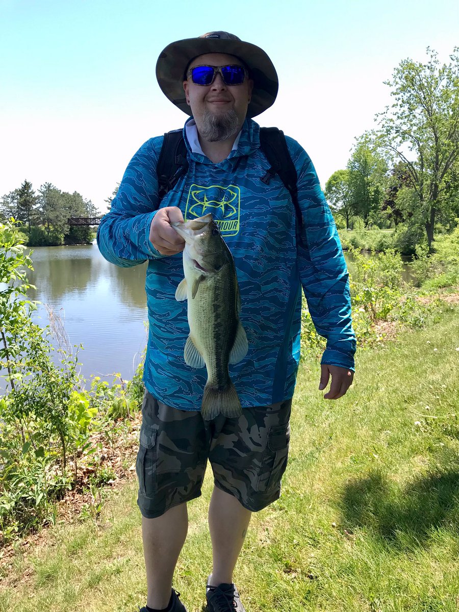 Bassman099's tweet photo. I had the right lure and the right pattern 🎣
#fishing #bassfishing #sightfishing #bass #largemouth #largemouthbass #catchingfish #funday #goodfishing #catchandrelease #fish #bankfishing #fishingdaily #gofish #jigs https://t.co/OrBwgTMN6F