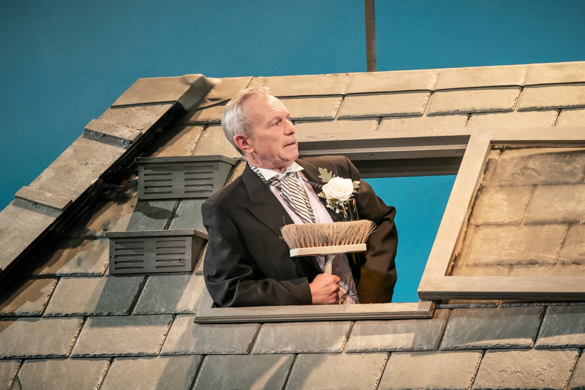 Leeds Playhouse tweet media