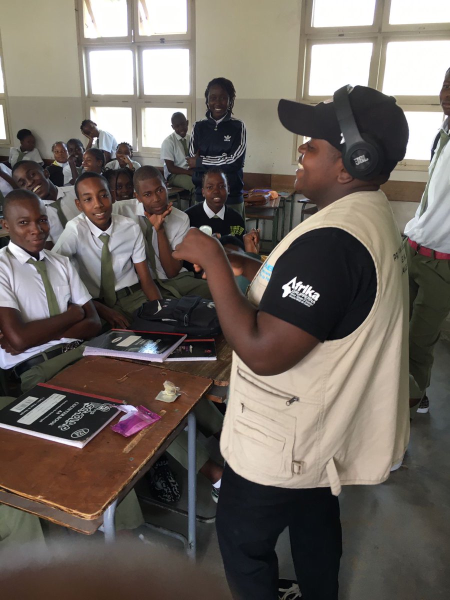 AmodefaOficial's tweet photo. Em Inhambane
YAM Sensibiliza Adolescentes e Jovens da Escola Secundária de Muelé em DSSR
O Youth Action Movimento (YAM) sensibilizou, no dia 19 de Maio, adolescentes e jovens em Direitos à Saúde Sexual, Métodos Contraceptivos e Cidadania.
#YAM #AMODEFA #saudesexual https://t.co/IXozkCwxxi