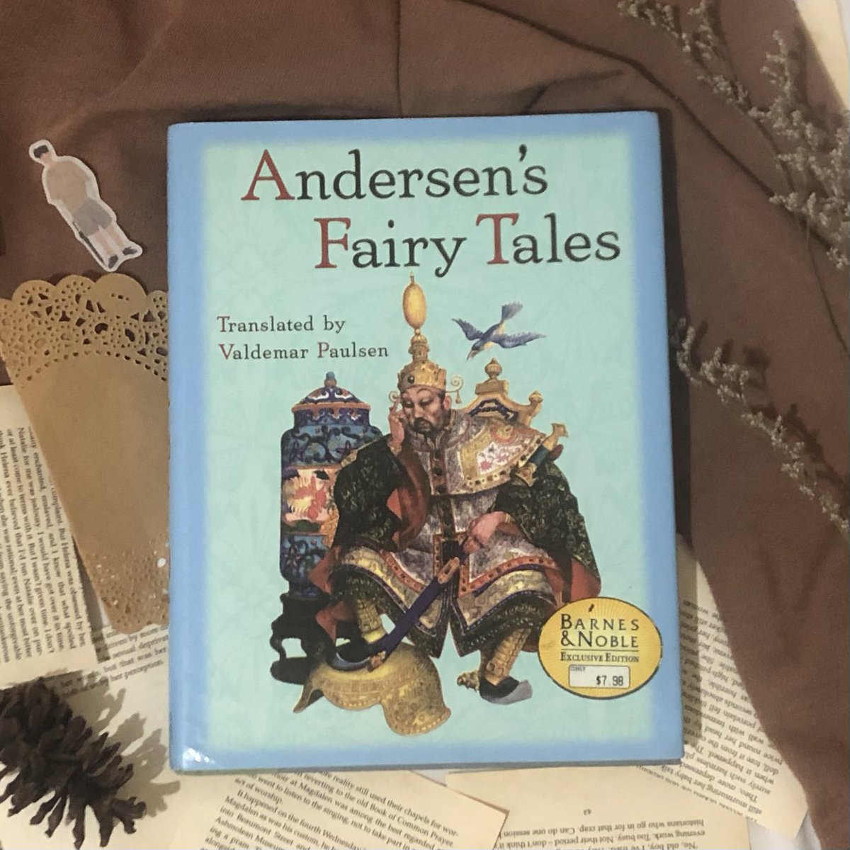rphlla17's tweet photo. Wts unhaul jual preloved buku ilustrasi vintage hardcover

Boleh tanya tanya dulu soal kondisinya

• The naming of names
• Dinner with mr Darcy
• Old time fairy tales 
• Andersen’s fairy tales

🏷️ 200k/buku (boleh nego kalo beli lebih dr satu)

Bisa via shopee https://t.co/EvuVRzYnuZ