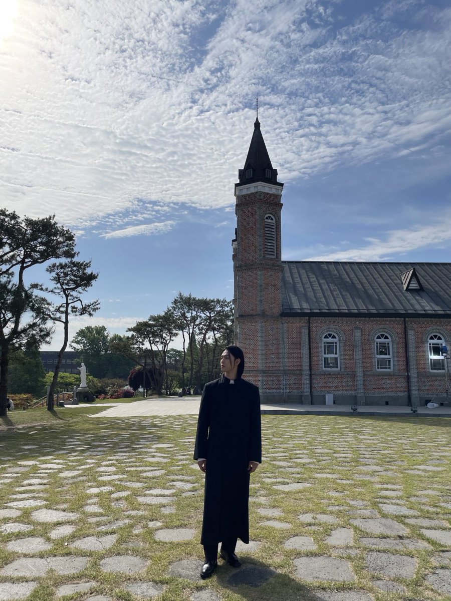 official_ONEUS's tweet image. [#이도]
스브 촬영 중에♡